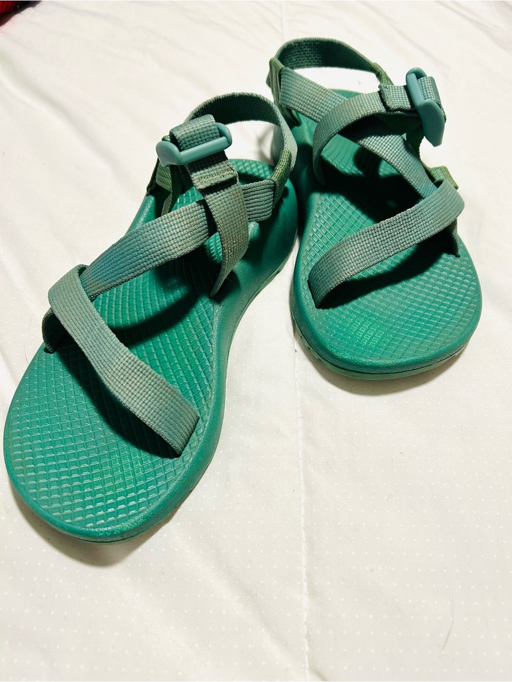 Chacos-light mint color Size 5